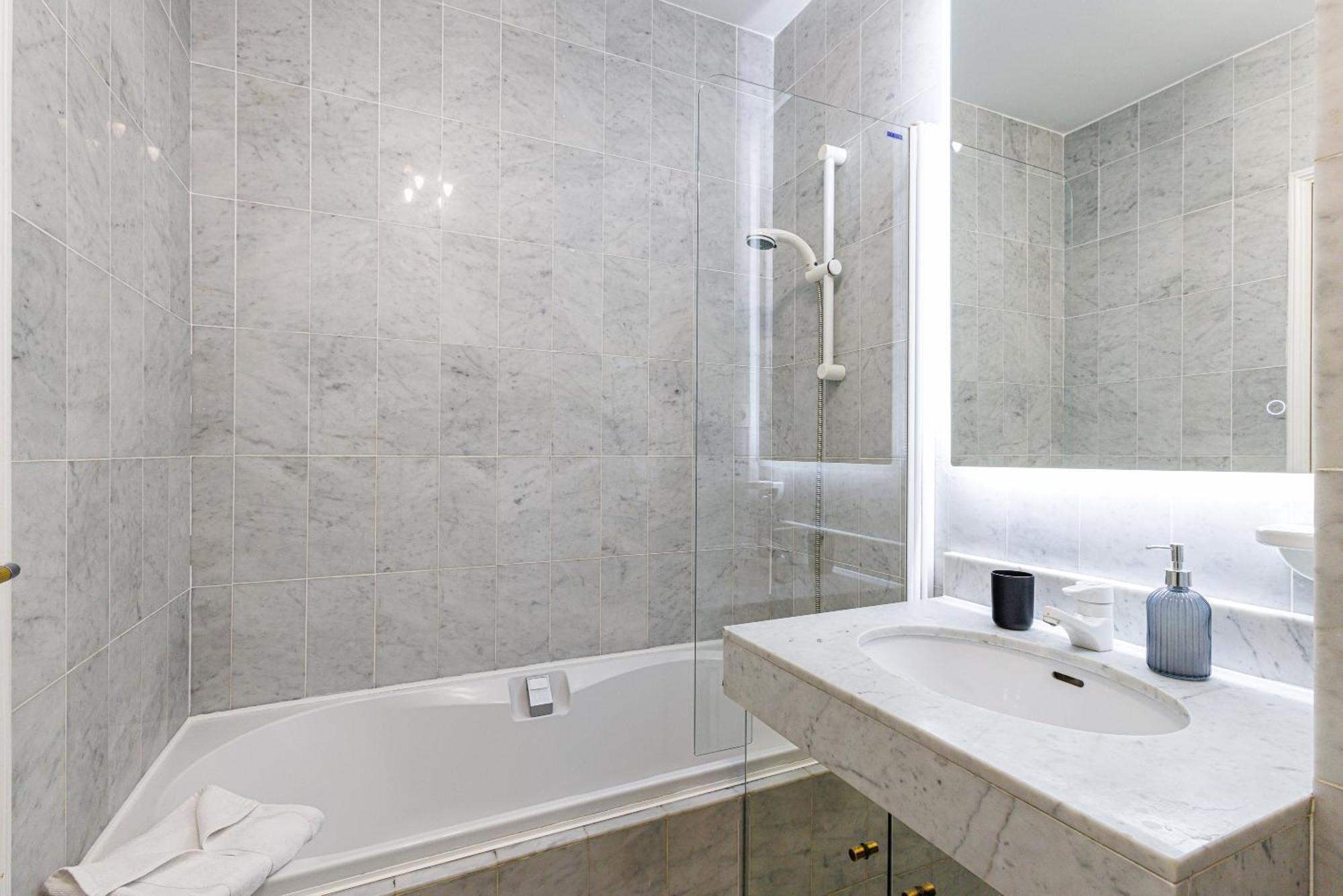 Le Victoria, Elegant T2 Au Bord Des Plages, Piscine, Sauna Ментона Экстерьер фото